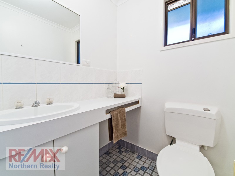 8 McCartney Ct, Cashmere QLD 4500