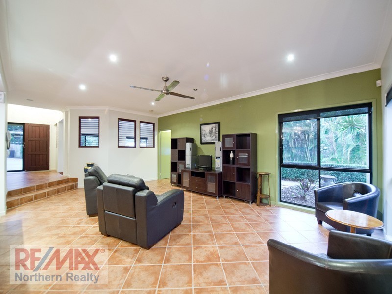 19 Tinaroo Court, Albany Creek QLD 4035