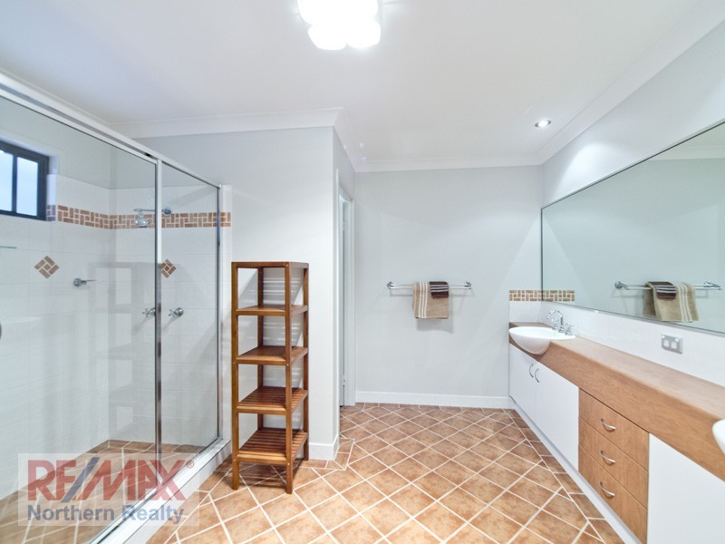 19 Tinaroo Court, Albany Creek QLD 4035