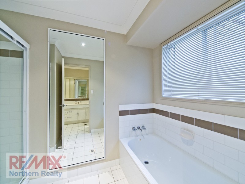 44 Ballinger Cres, Albany Creek QLD 4035