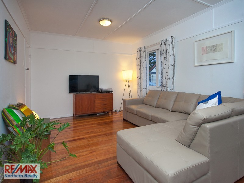 8 Canopus Street, Coorparoo QLD 4151