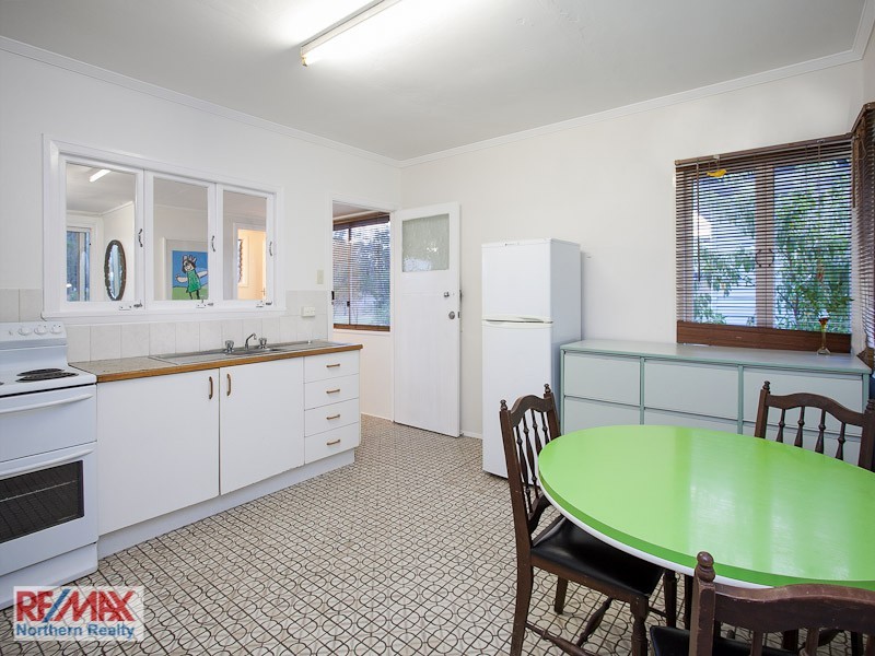 8 Canopus Street, Coorparoo QLD 4151