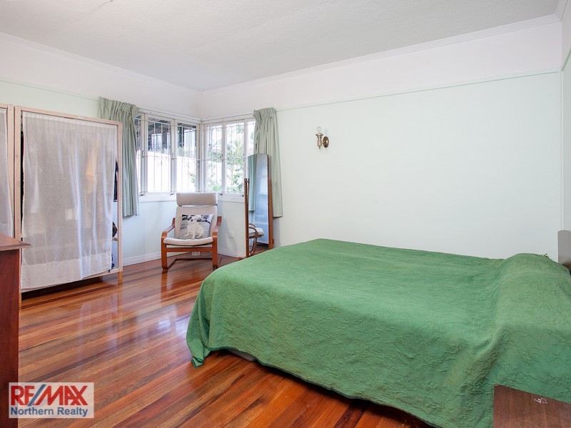 8 Canopus Street, Coorparoo QLD 4151