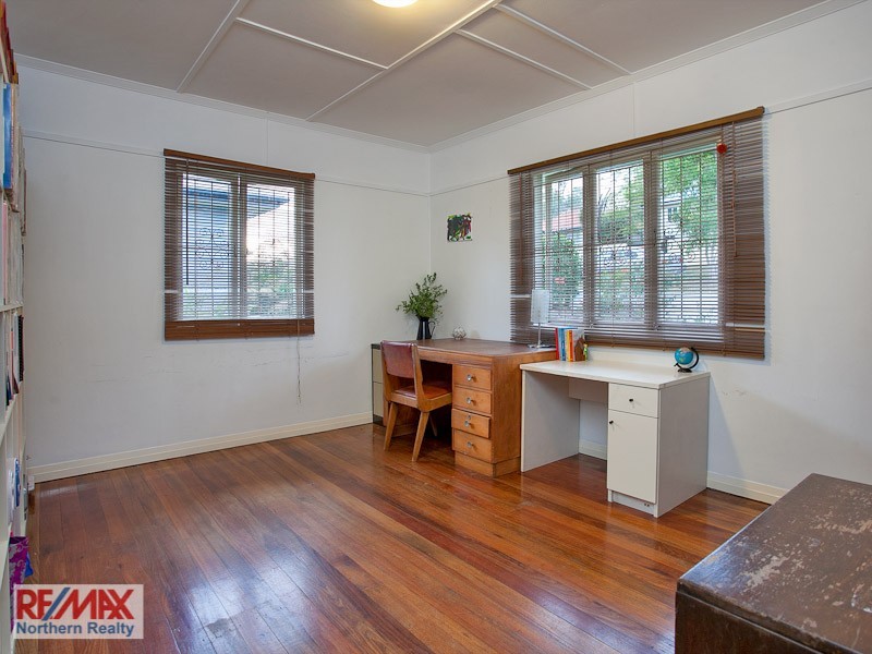 8 Canopus Street, Coorparoo QLD 4151