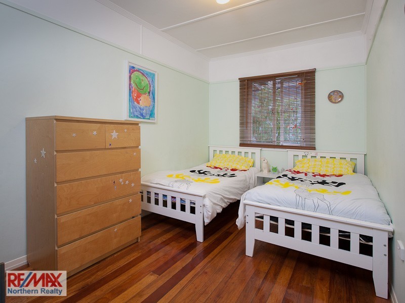 8 Canopus Street, Coorparoo QLD 4151