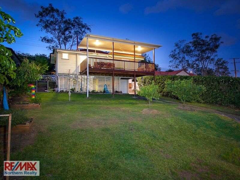 8 Canopus Street, Coorparoo QLD 4151
