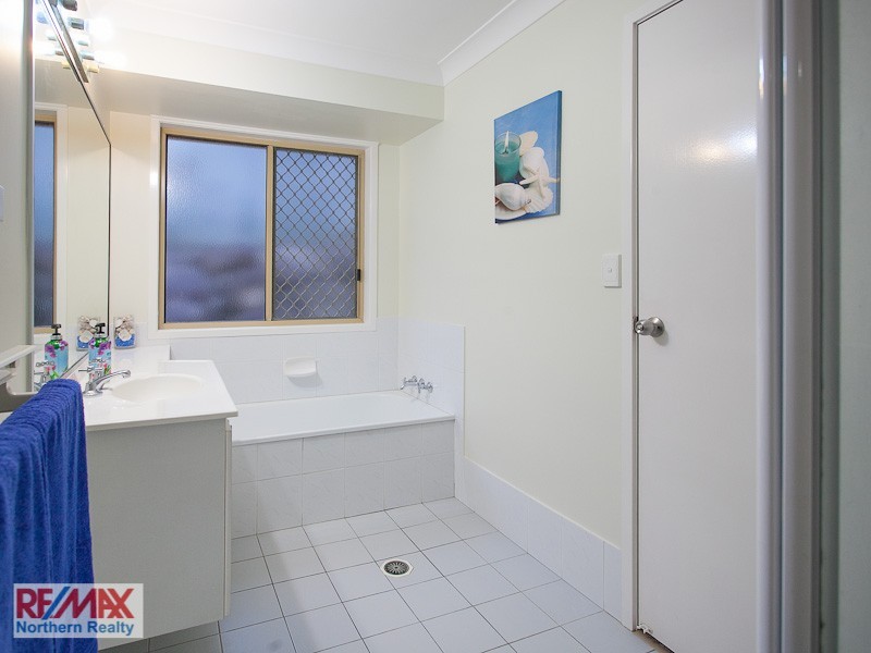 4 Langley Place, Albany Creek QLD 4035