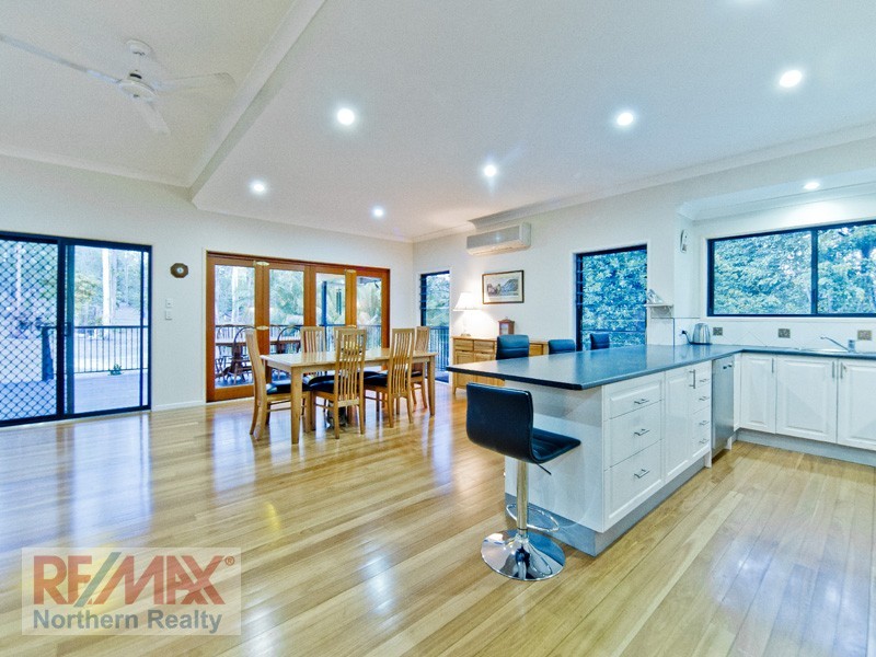 18 Edenderry Ct, Eatons Hill QLD 4037