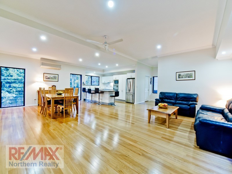 18 Edenderry Ct, Eatons Hill QLD 4037