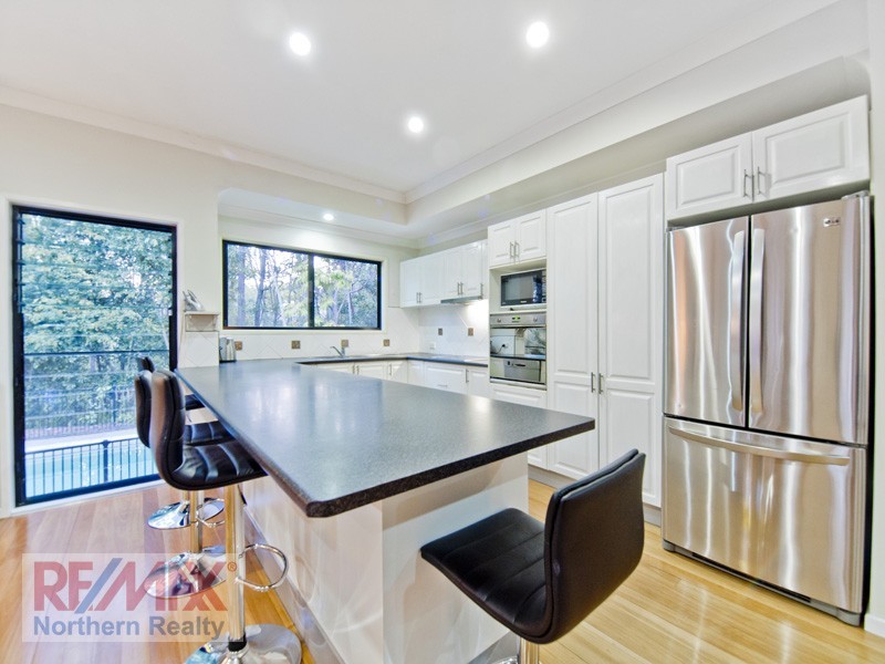 18 Edenderry Ct, Eatons Hill QLD 4037