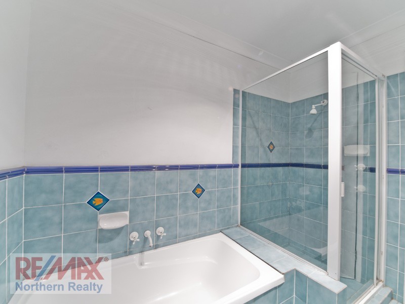 18 Edenderry Ct, Eatons Hill QLD 4037