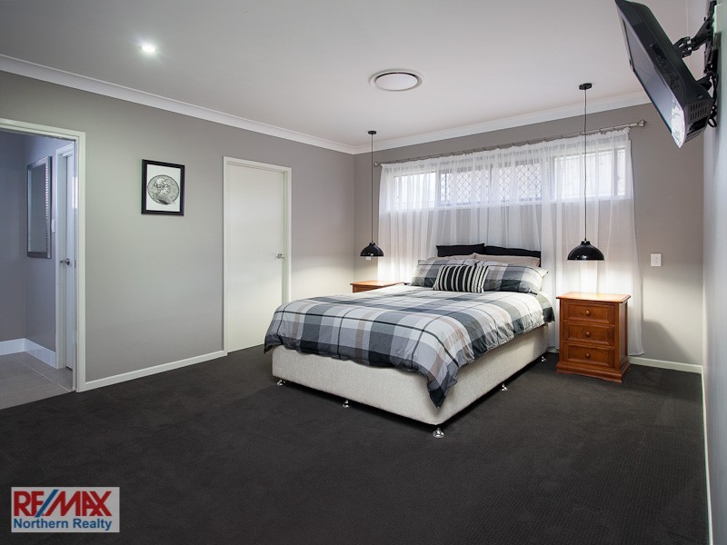 9 Avoca Place, Warner QLD 4500