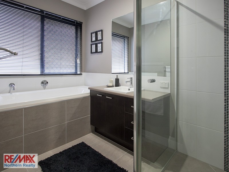 9 Avoca Place, Warner QLD 4500