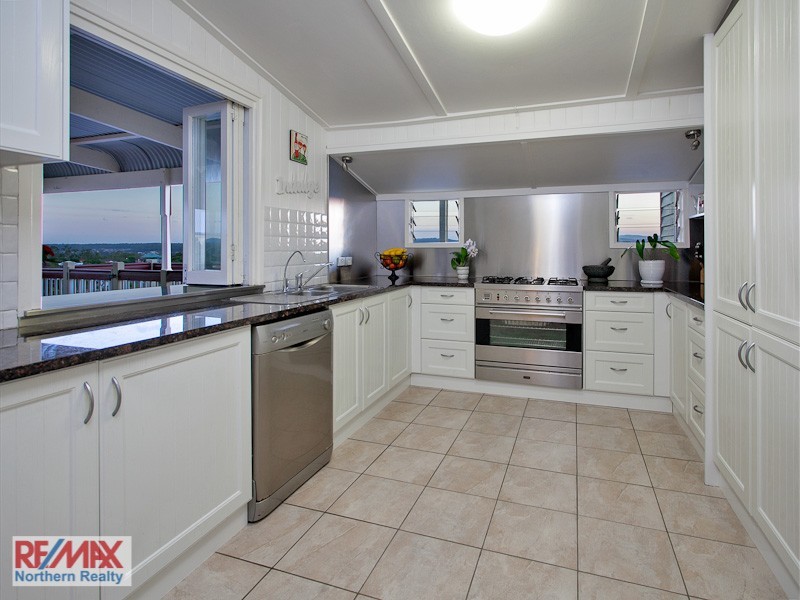 13 Sonora Court, Eatons Hill QLD 4037
