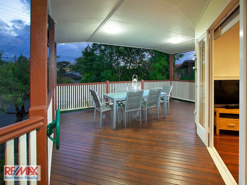 33 Hill Parade, Clontarf QLD 4019