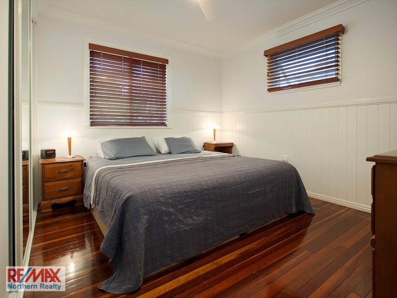 33 Hill Parade, Clontarf QLD 4019