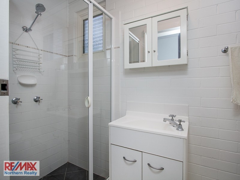 33 Hill Parade, Clontarf QLD 4019