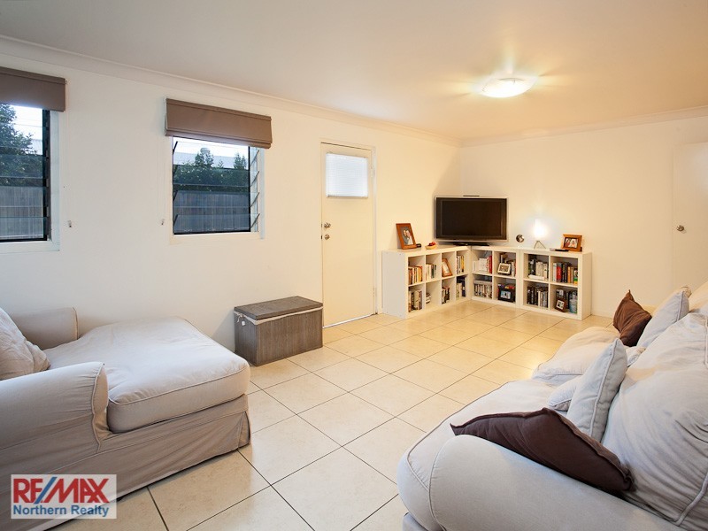 33 Hill Parade, Clontarf QLD 4019