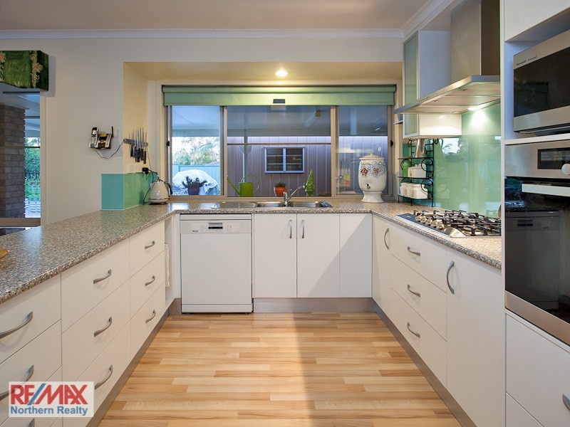 8 Connewarre Court, Petrie QLD 4502