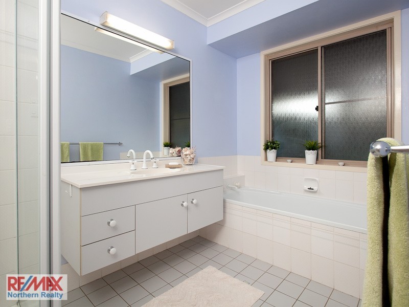 8 Connewarre Court, Petrie QLD 4502