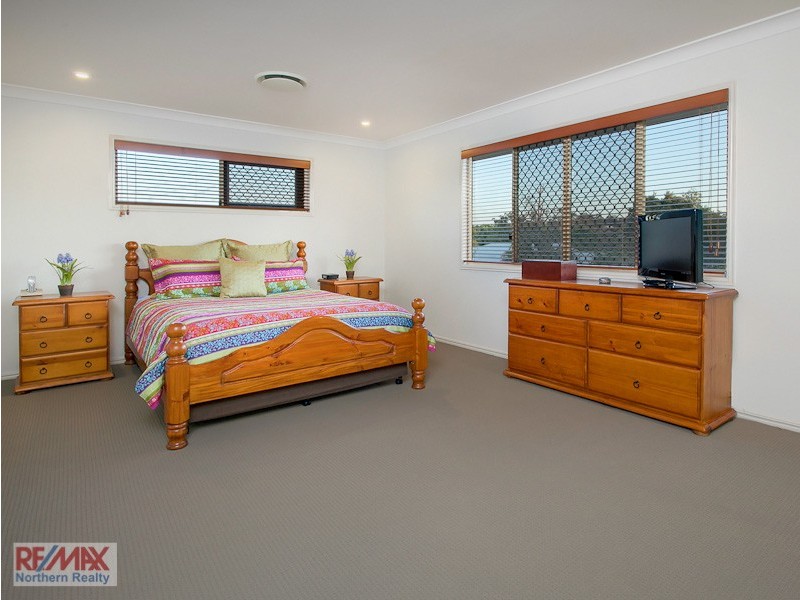 3 Silvereye Crescent, Albany Creek QLD 4035