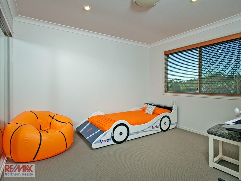 3 Silvereye Crescent, Albany Creek QLD 4035