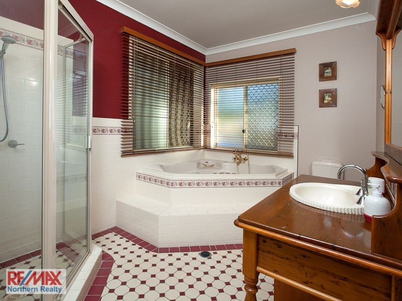 31 Corso Street, Eatons Hill QLD 4037