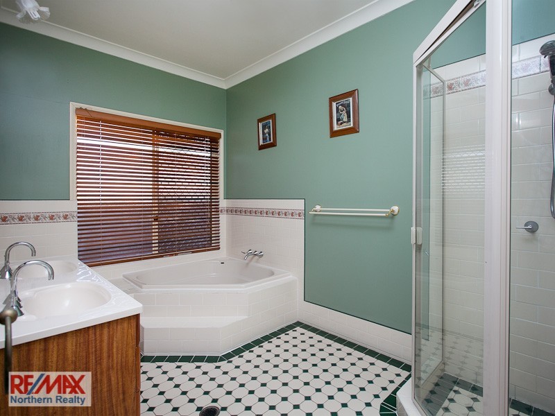 31 Corso Street, Eatons Hill QLD 4037