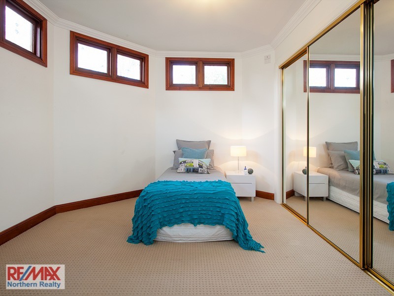 24 Vores Road, Whiteside QLD 4503