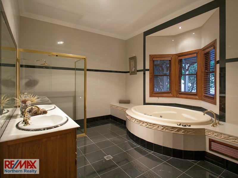 24 Vores Road, Whiteside QLD 4503