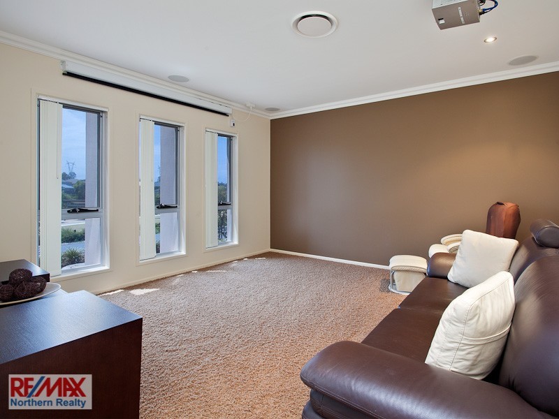 27 Swan Parade, Warner QLD 4500