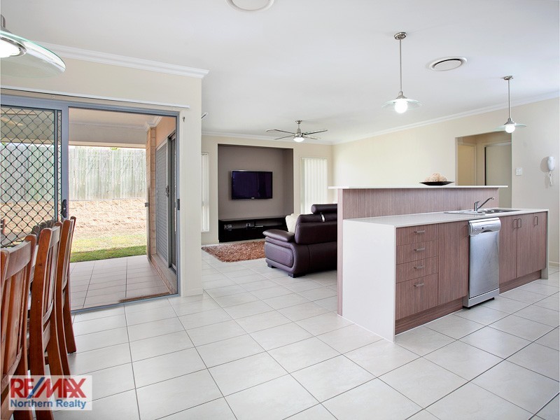 27 Swan Parade, Warner QLD 4500