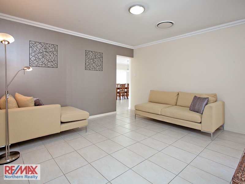 27 Swan Parade, Warner QLD 4500