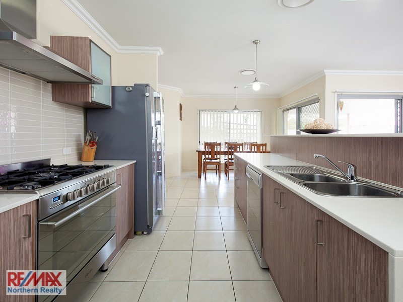 27 Swan Parade, Warner QLD 4500