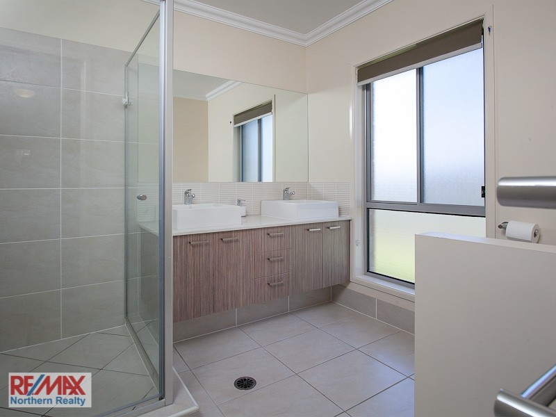 27 Swan Parade, Warner QLD 4500