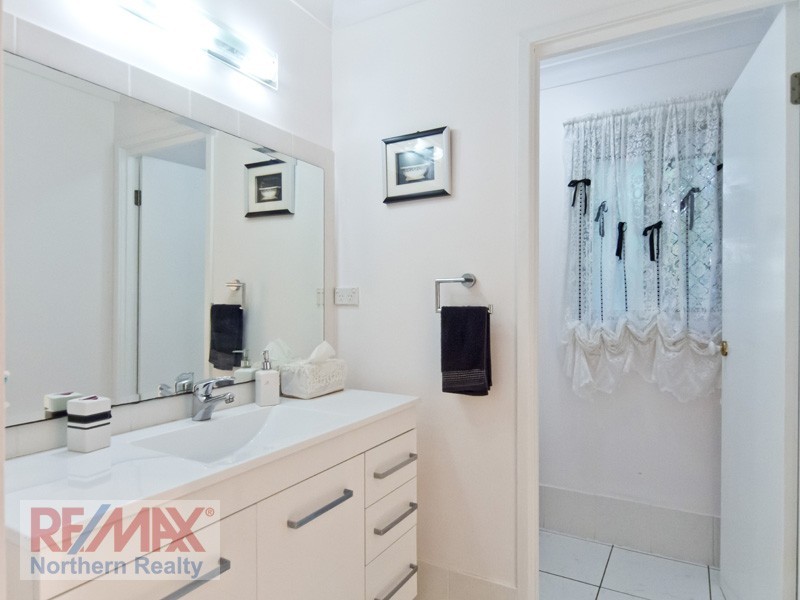 3 Banks Court, Bunya QLD 4055