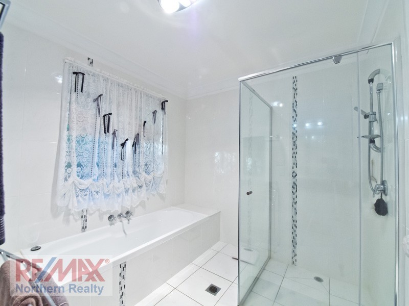 3 Banks Court, Bunya QLD 4055