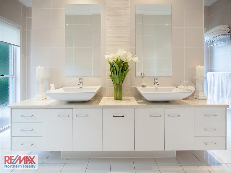 3 Bellbird Court, Cedar Creek QLD 4520