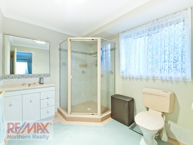 5 Magpie Place, Albany Creek QLD 4035