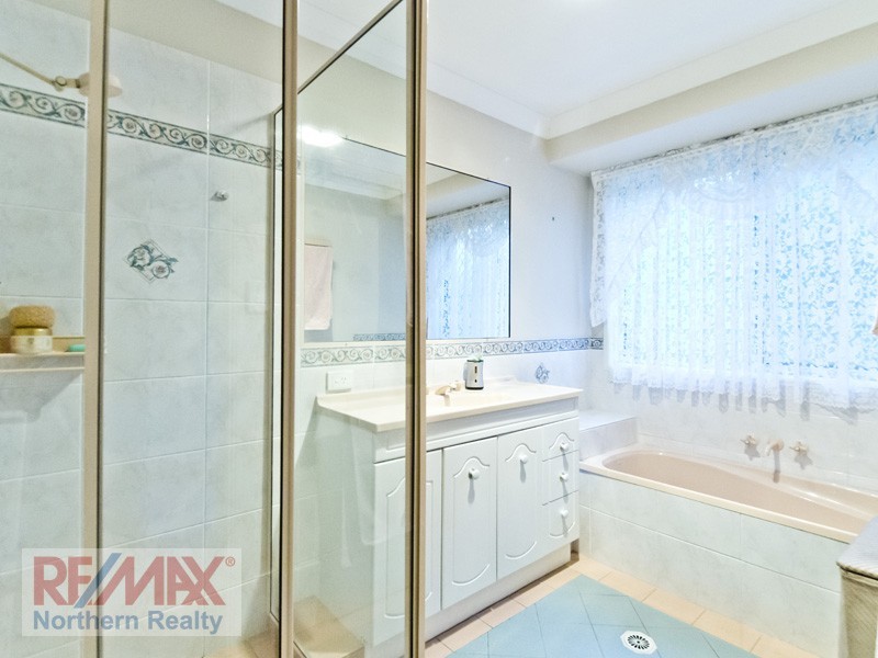 5 Magpie Place, Albany Creek QLD 4035