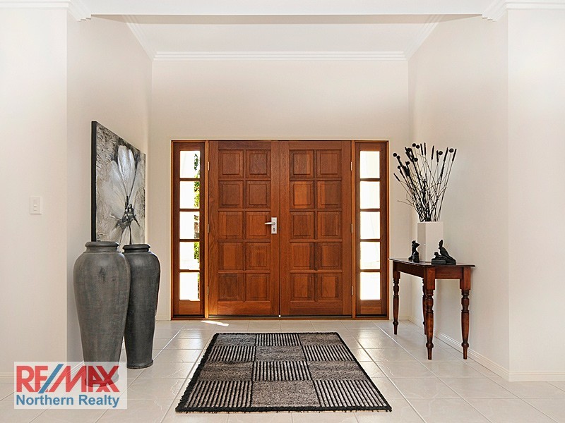 3 Snow Wood Drive, Eatons Hill QLD 4037