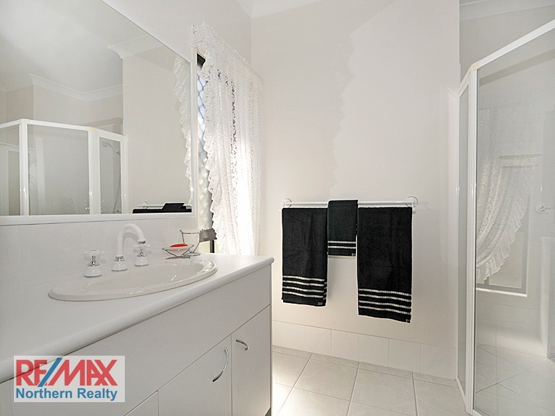 3 Snow Wood Drive, Eatons Hill QLD 4037