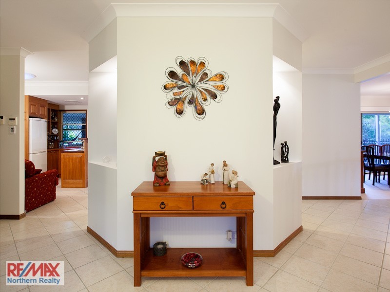 6 Webb Court, Eatons Hill QLD 4037