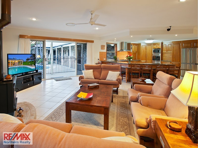 6 Webb Court, Eatons Hill QLD 4037