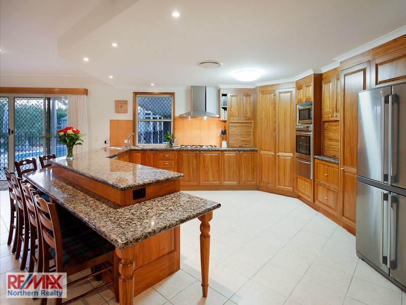 6 Webb Court, Eatons Hill QLD 4037