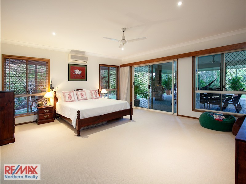 6 Webb Court, Eatons Hill QLD 4037