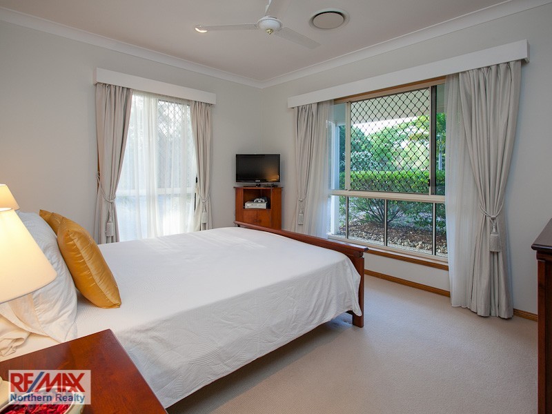 6 Webb Court, Eatons Hill QLD 4037