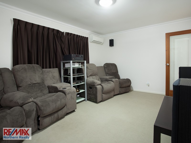 8 Michigan Cct, Warner QLD 4500