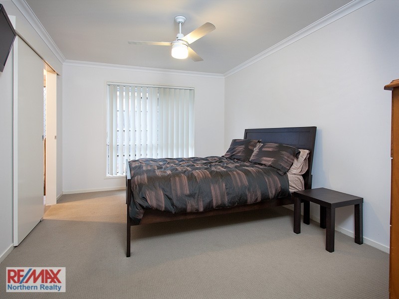 8 Michigan Cct, Warner QLD 4500