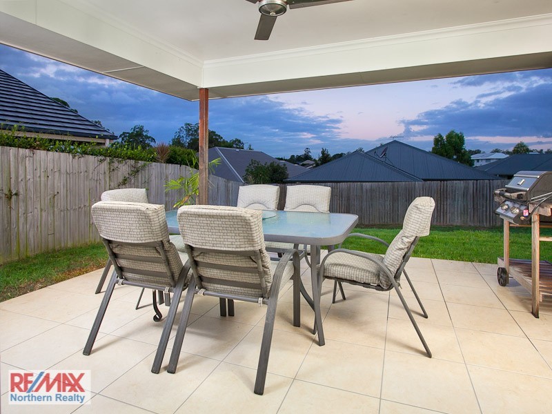 8 Michigan Cct, Warner QLD 4500